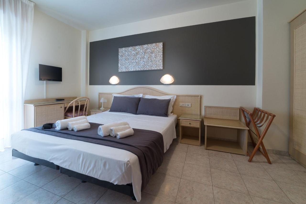 Hotel Airone (Adults Only) Bibione Bagian luar foto