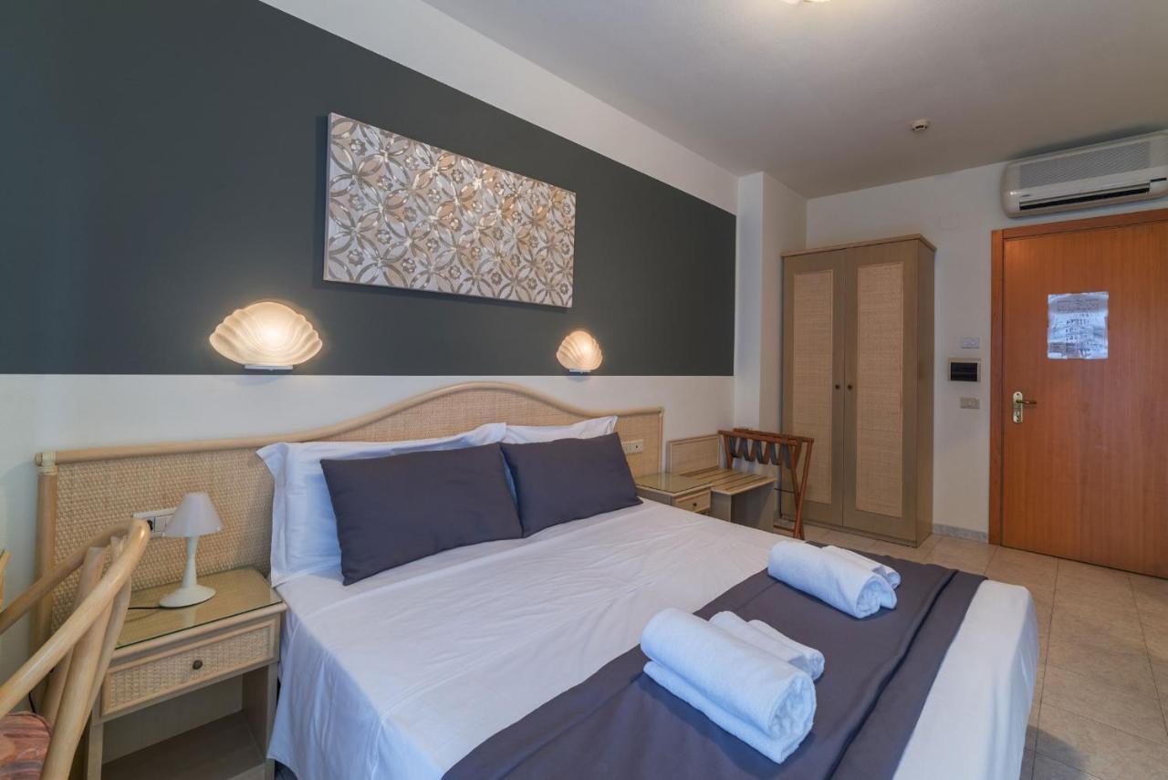 Hotel Airone (Adults Only) Bibione Bagian luar foto