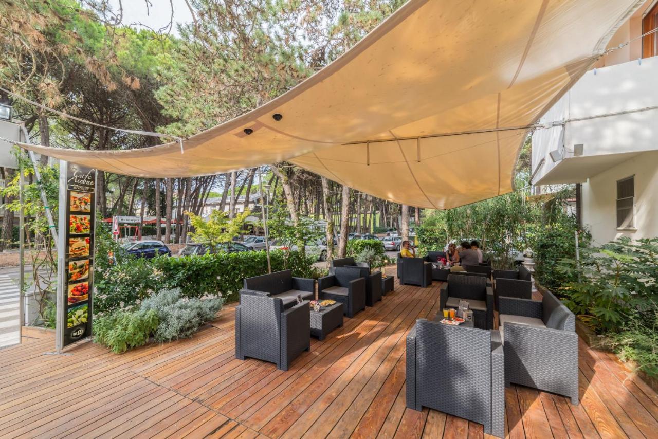 Hotel Airone (Adults Only) Bibione Bagian luar foto