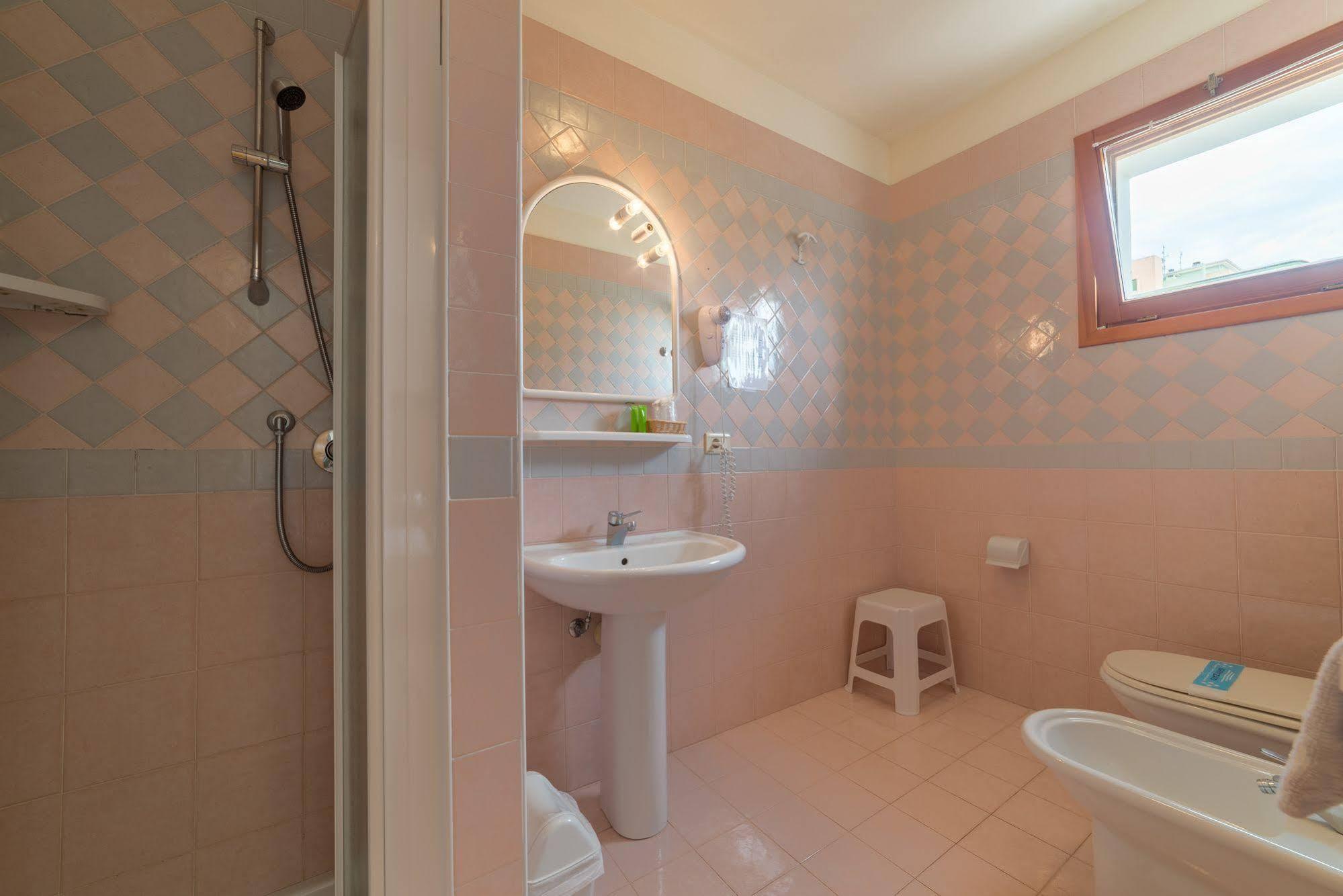 Hotel Airone (Adults Only) Bibione Bagian luar foto