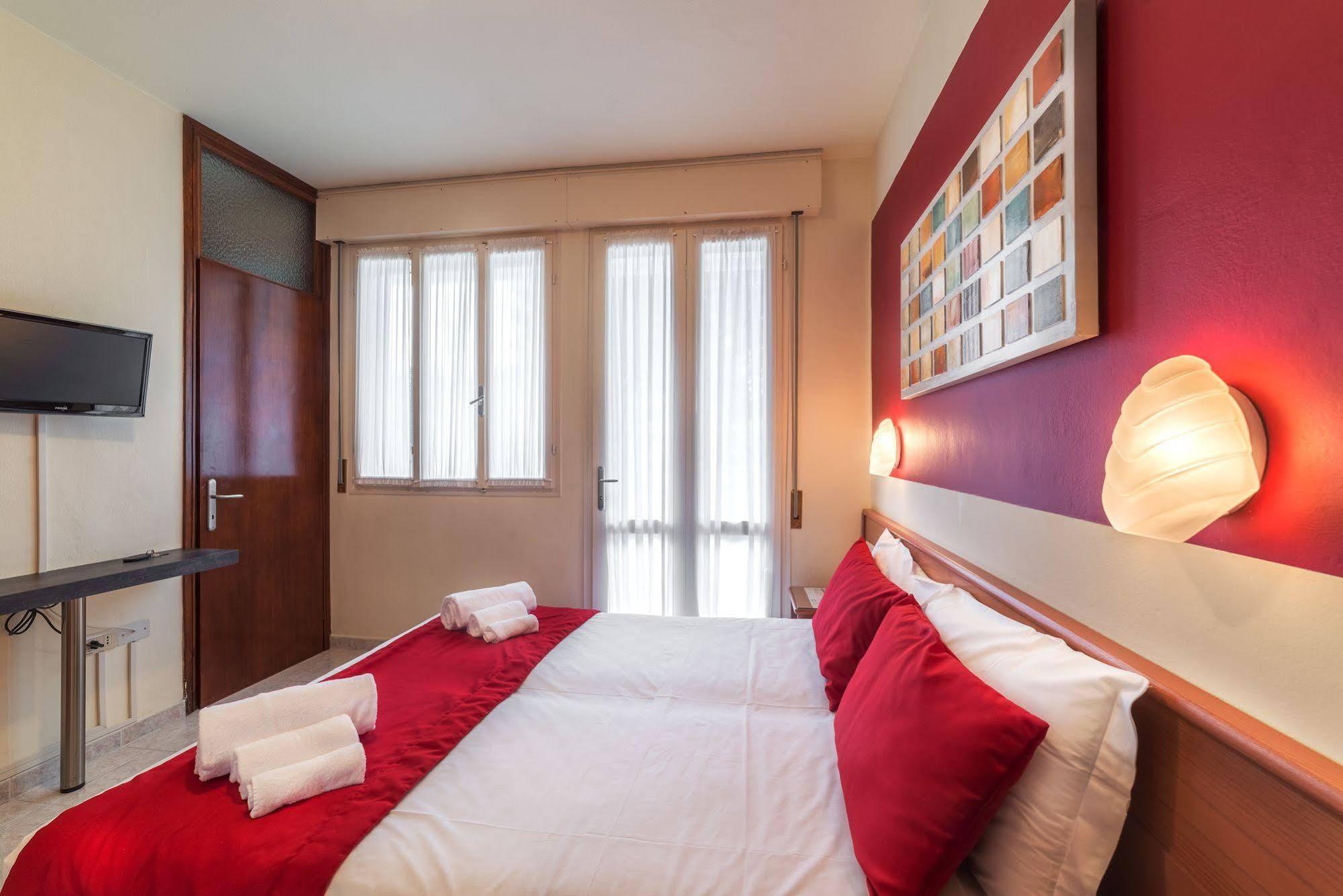 Hotel Airone (Adults Only) Bibione Bagian luar foto
