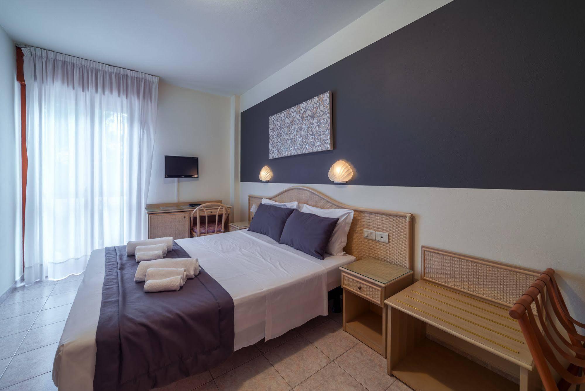 Hotel Airone (Adults Only) Bibione Bagian luar foto
