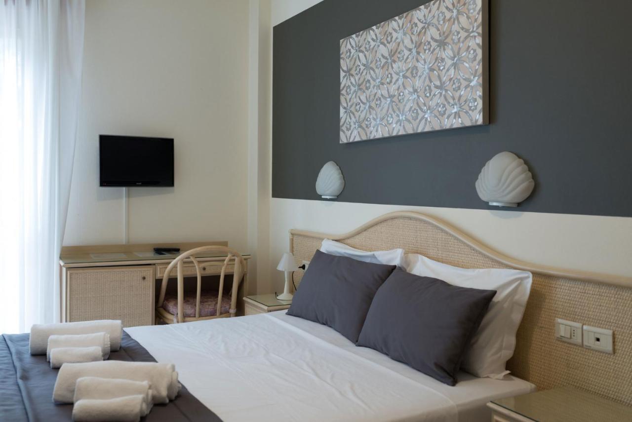 Hotel Airone (Adults Only) Bibione Bagian luar foto