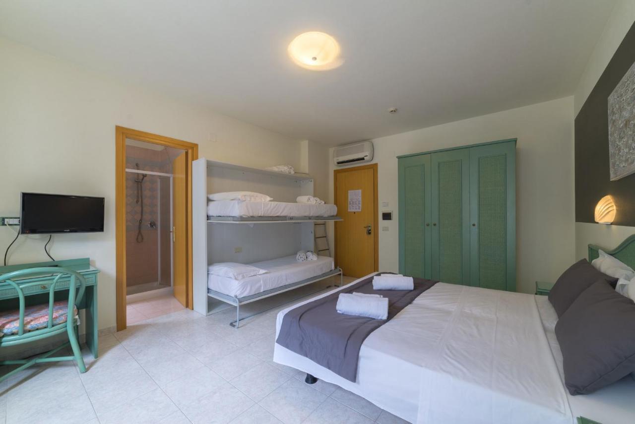 Hotel Airone (Adults Only) Bibione Bagian luar foto